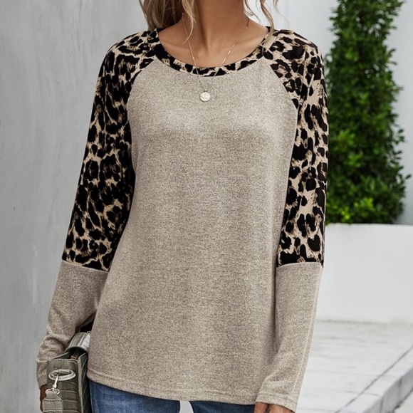 Boho gray leopard print raglan sleeve top - Picture 2 of 9